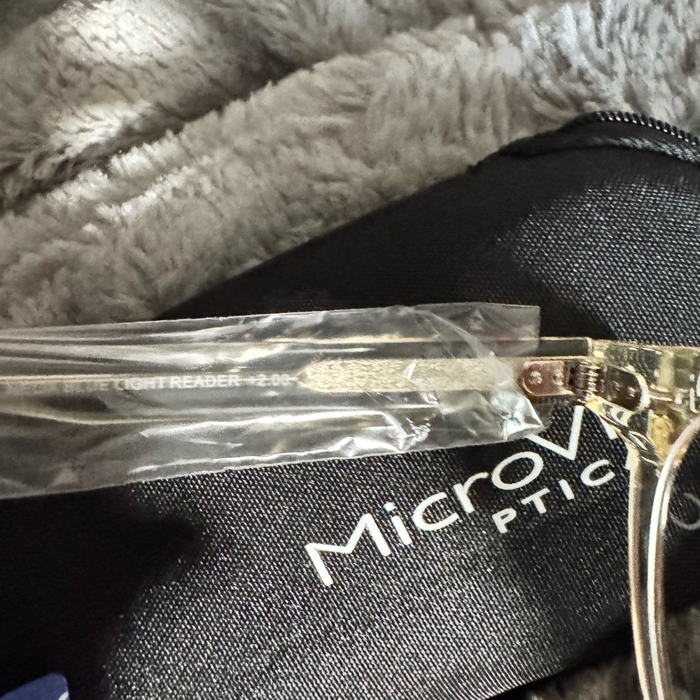 Optima Blue Light Readers, shiny Crystal Clear +2.0 by MicroVision - Picture 3 of 8